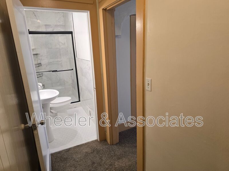 Charming 2 Bed Apartment on Harrison Blvd | Internet & Utilities Included property image