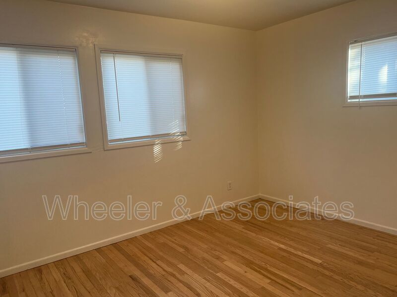 2 bed home with extra rooms for office space, 2 living rooms and 2 bathrooms with Carport and Storage. In Washington Terrace. property image