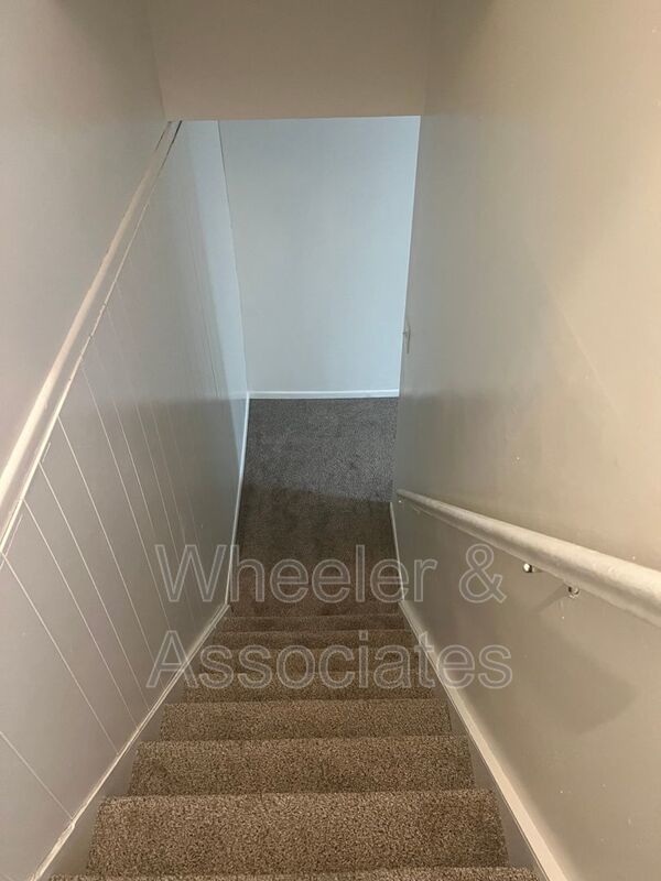 2 bed home with extra rooms for office space, 2 living rooms and 2 bathrooms with Carport and Storage. In Washington Terrace. property image