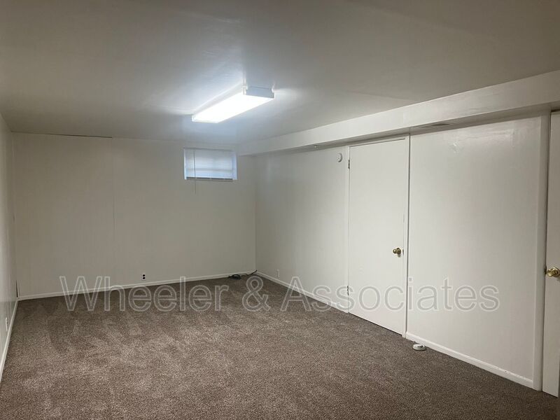2 bed home with extra rooms for office space, 2 living rooms and 2 bathrooms with Carport and Storage. In Washington Terrace. property image