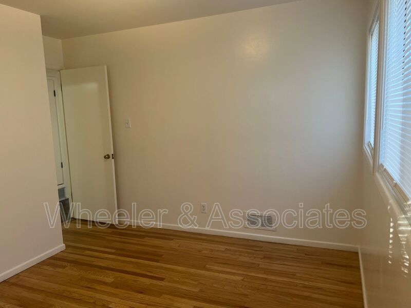 2 bed home with extra rooms for office space, 2 living rooms and 2 bathrooms with Carport and Storage. In Washington Terrace. property image