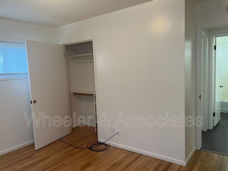 2 bed home with extra rooms for office space, 2 living rooms and 2 bathrooms with Carport and Storage. In Washington Terrace. property image