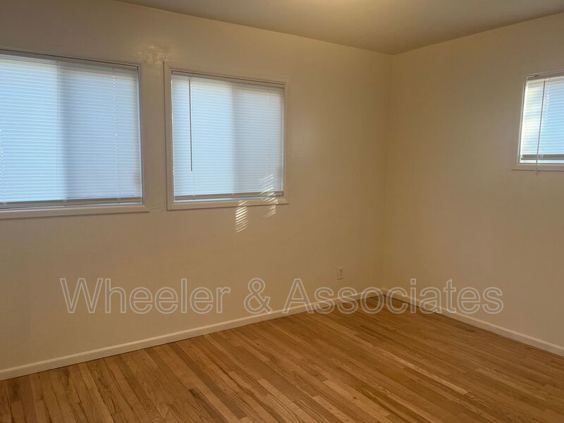 2 bed home with extra rooms for office space, 2 living rooms and 2 bathrooms with Carport and Storage. In Washington Terrace. property image