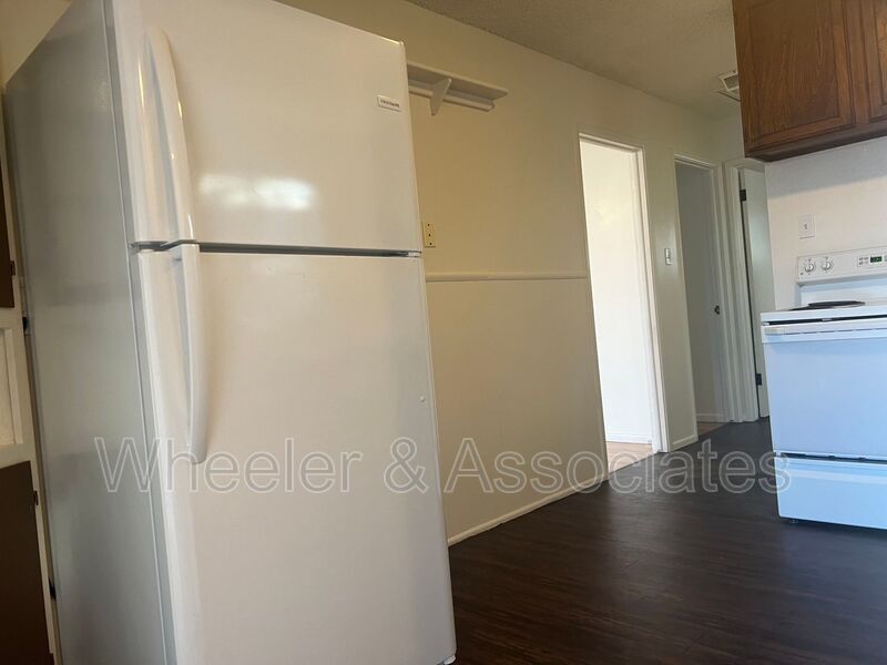 2 bed home with extra rooms for office space, 2 living rooms and 2 bathrooms with Carport and Storage. In Washington Terrace. property image