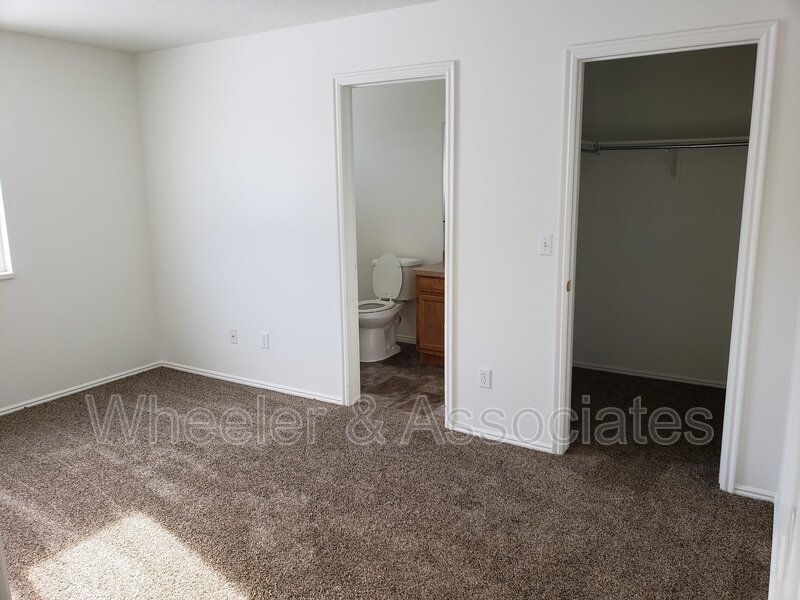 Roy 3 bedroom 2 bath garage property image