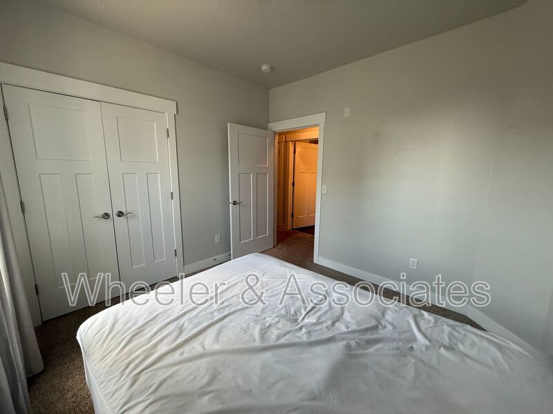 Fully furnished 3 bedroom 2 full bath condo on the main floor with garage. HOA paid for. property image