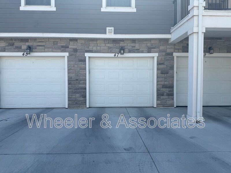 Fully furnished 3 bedroom 2 full bath condo on the main floor with garage. HOA paid for. property image