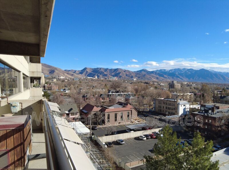 Beautiful 6th Floor Governor's Plaza Condominium Unit property image