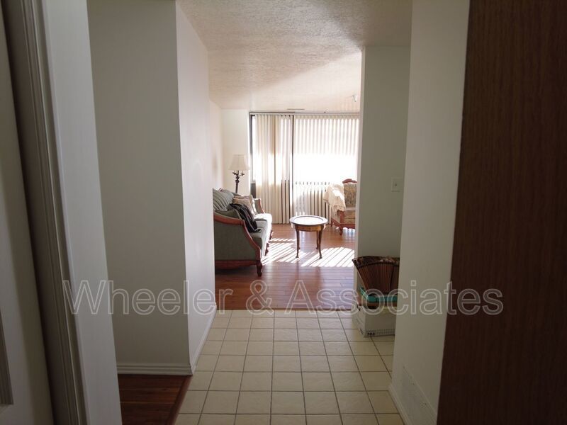 Beautiful 6th Floor Governor's Plaza Condominium Unit property image
