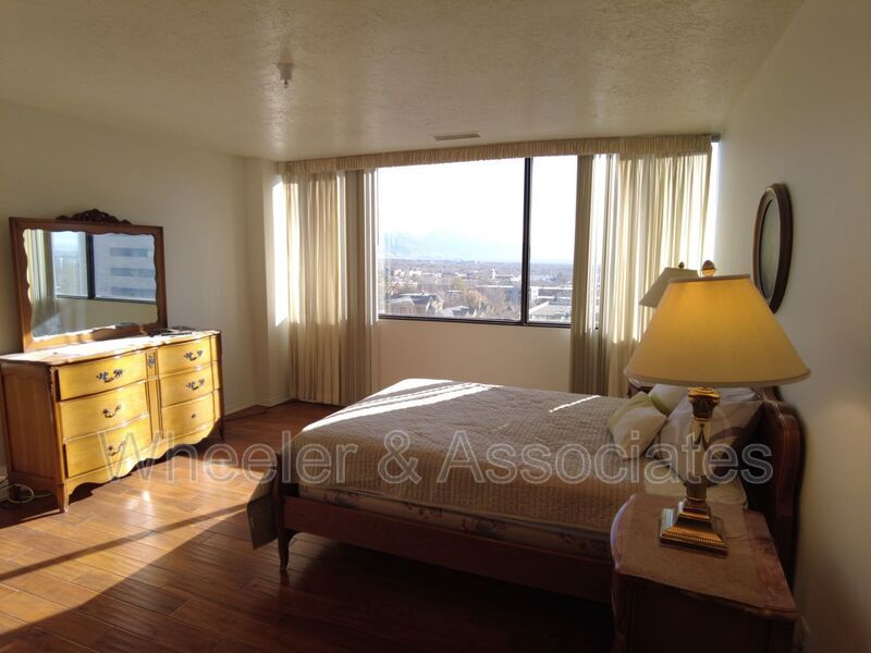 Beautiful 6th Floor Governor's Plaza Condominium Unit property image