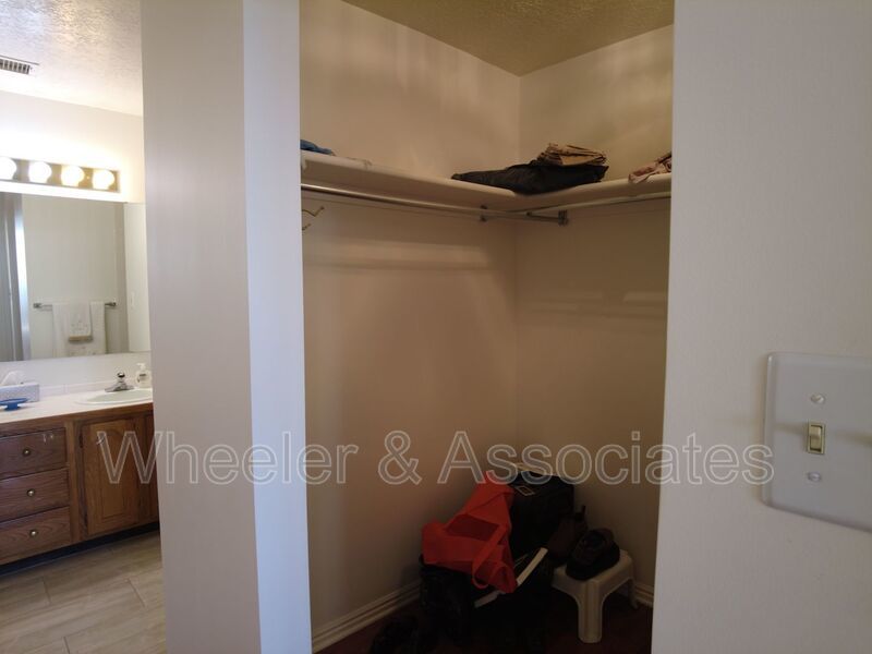 Beautiful 6th Floor Governor's Plaza Condominium Unit property image