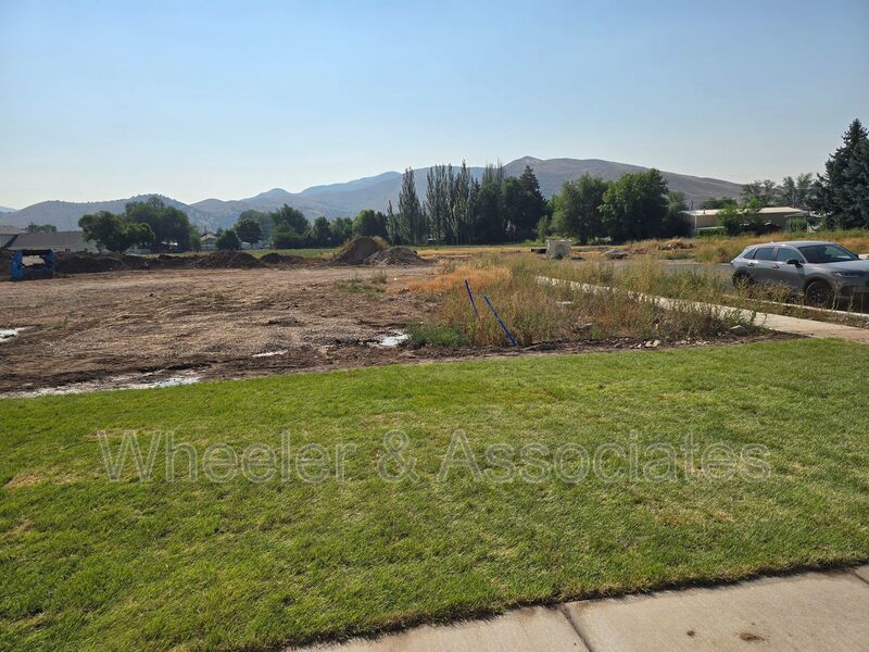 Brand-New 3 Bed, 2.5 Bath Townhome in Morgan 2-Car Garage + Mountain Views property image