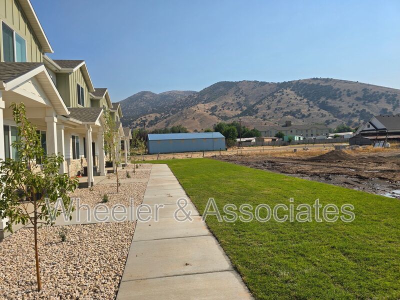Brand-New 3 Bed, 2.5 Bath Townhome in Morgan 2-Car Garage + Mountain Views property image