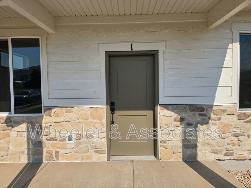 Brand-New 3 Bed, 2.5 Bath Townhome in Morgan 2-Car Garage + Mountain Views property image