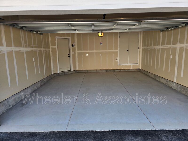 Brand-New 3 Bed, 2.5 Bath Townhome in Morgan 2-Car Garage + Mountain Views property image