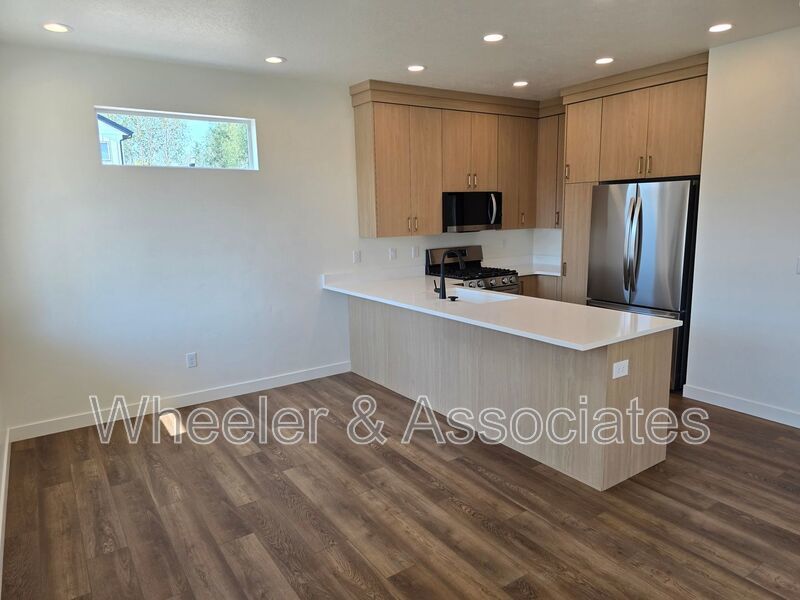 Brand-New 3 Bed, 2.5 Bath Townhome in Morgan 2-Car Garage + Mountain Views property image