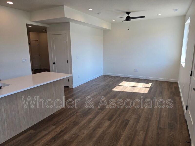 Brand-New 3 Bed, 2.5 Bath Townhome in Morgan 2-Car Garage + Mountain Views property image