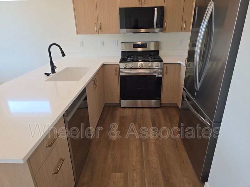 Brand-New 3 Bed, 2.5 Bath Townhome in Morgan 2-Car Garage + Mountain Views property image