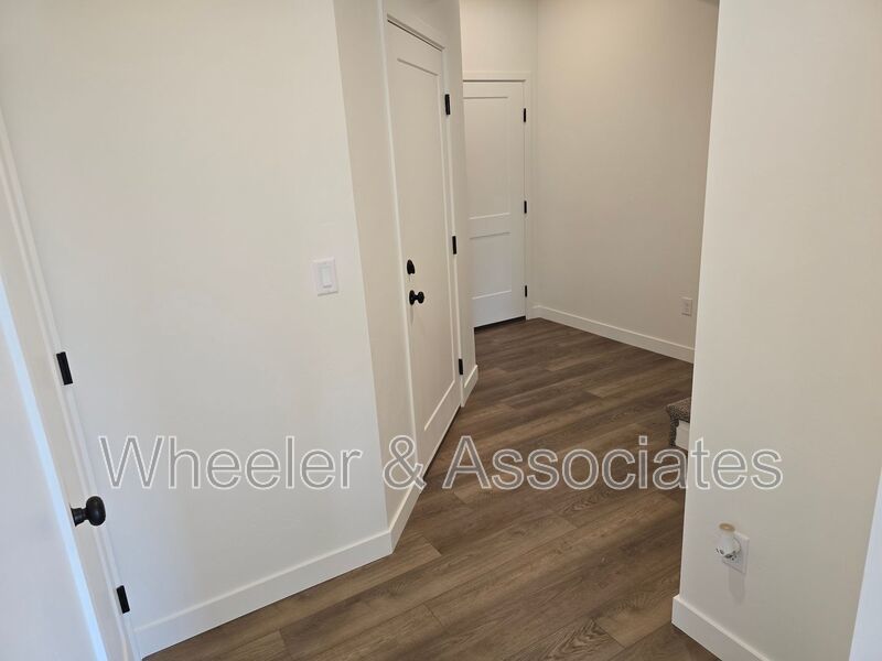 Brand-New 3 Bed, 2.5 Bath Townhome in Morgan 2-Car Garage + Mountain Views property image