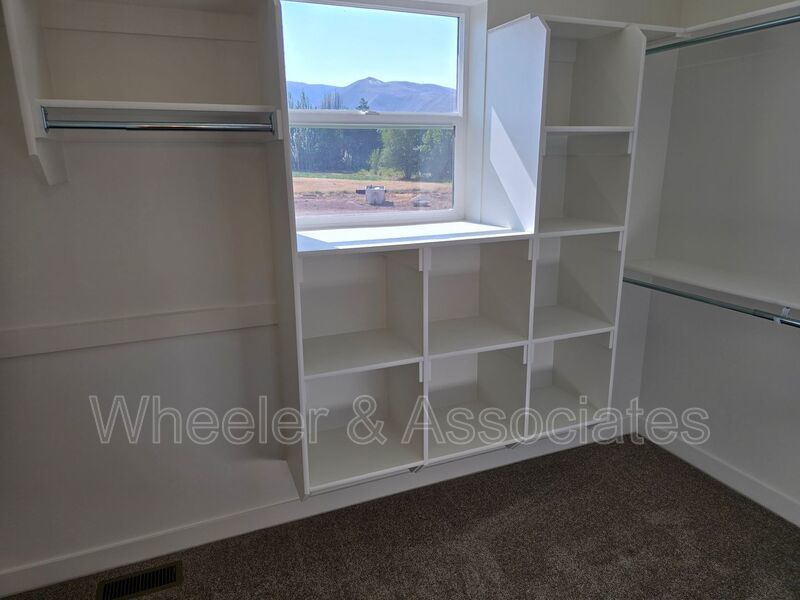 Brand-New 3 Bed, 2.5 Bath Townhome in Morgan 2-Car Garage + Mountain Views property image