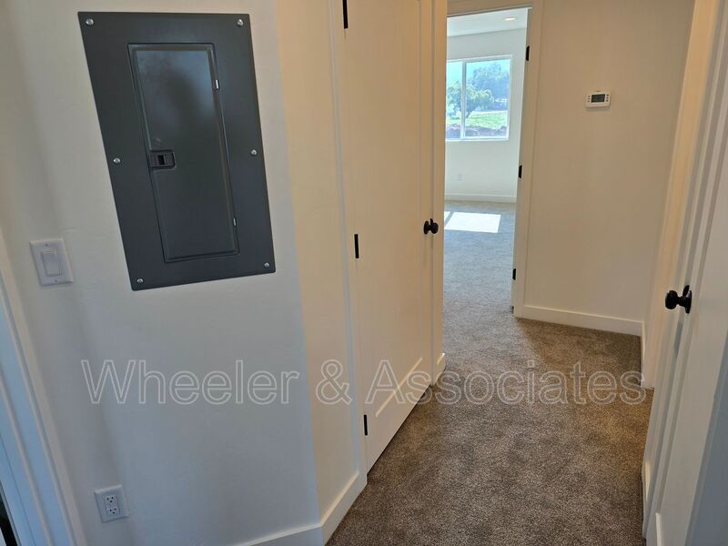 Brand-New 3 Bed, 2.5 Bath Townhome in Morgan 2-Car Garage + Mountain Views property image