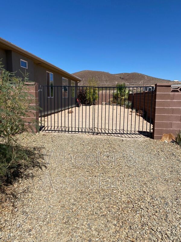 3 Bed / 2 Bath House in Hurricane in a prime location property image