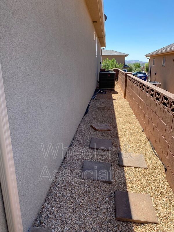 3 Bed / 2 Bath House in Hurricane in a prime location property image