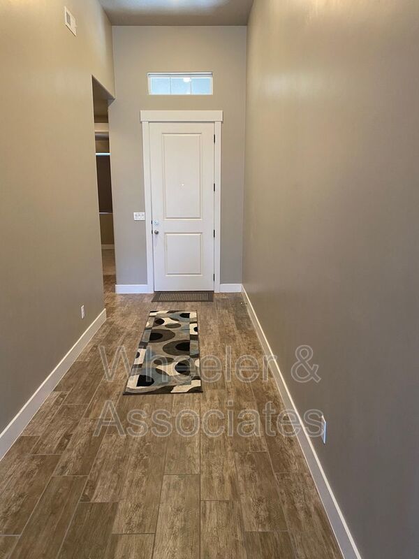 3 Bed / 2 Bath House in Hurricane in a prime location property image