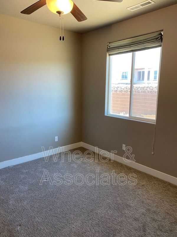 3 Bed / 2 Bath House in Hurricane in a prime location property image