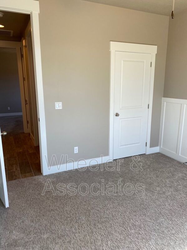 3 Bed / 2 Bath House in Hurricane in a prime location property image