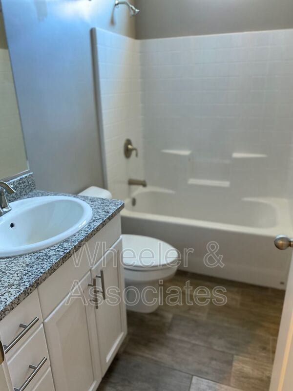 3 Bed / 2 Bath House in Hurricane in a prime location property image