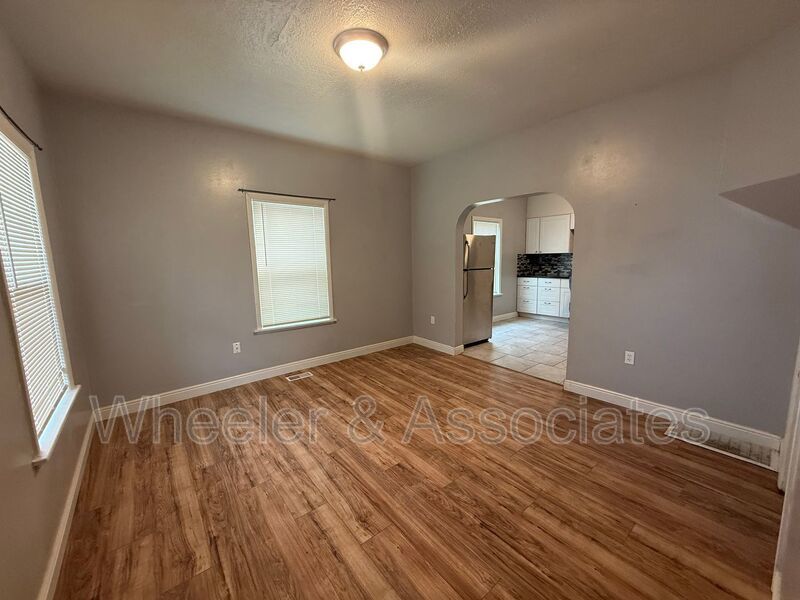 2 Bedrooms and 1 bathroom home all renovated with stainless steel appliances and washer dryer hookups. property image
