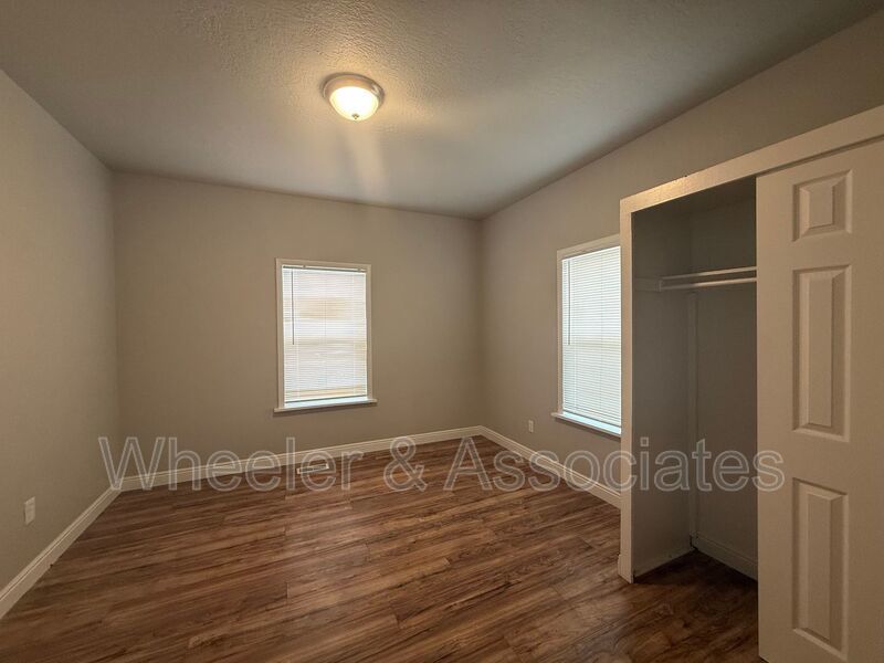 2 Bedrooms and 1 bathroom home all renovated with stainless steel appliances and washer dryer hookups. property image