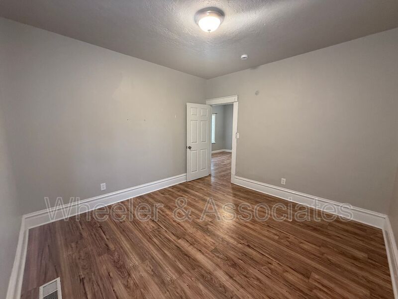 2 Bedrooms and 1 bathroom home all renovated with stainless steel appliances and washer dryer hookups. property image