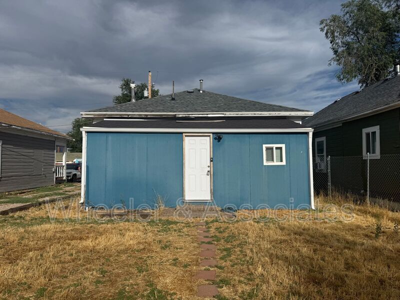 2 Bedrooms and 1 bathroom home all renovated with stainless steel appliances and washer dryer hookups. property image