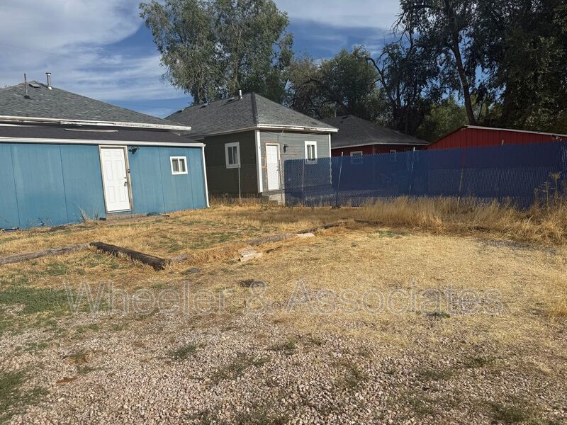 2 Bedrooms and 1 bathroom home all renovated with stainless steel appliances and washer dryer hookups. property image