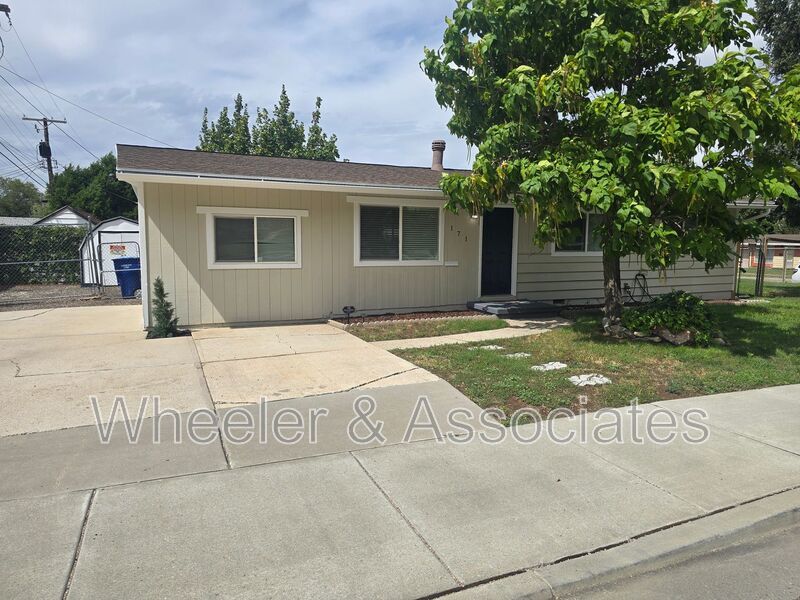 4 Bed, 1 Bath East Ogden Home | Mountain Views, Updated Kitchen + Vaulted Wood Ceilings property image