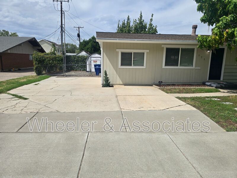 4 Bed, 1 Bath East Ogden Home | Mountain Views, Updated Kitchen + Vaulted Wood Ceilings property image