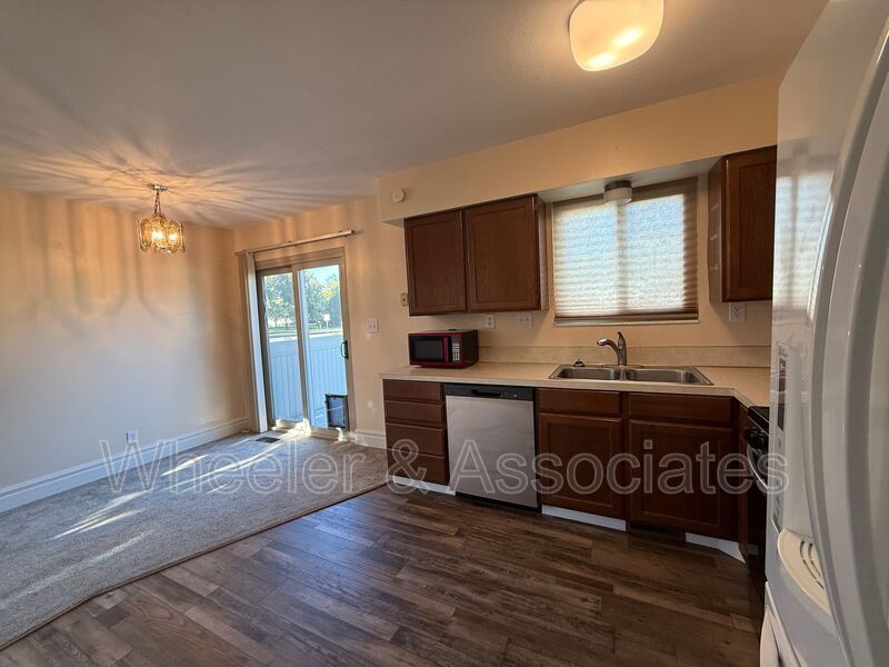 3 bed 1 bath with 1 car garage located in Riverdale property image