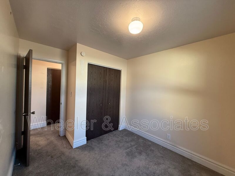 3 bed 1 bath with 1 car garage located in Riverdale property image