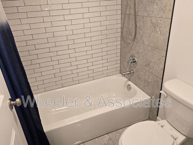 1 Bed, 1 Bath Ogden Townhouse| 942 Sq Ft, Vaulted Great Room, In-Unit Laundry property image