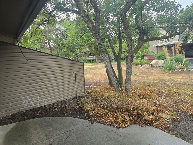 1 Bed, 1 Bath Ogden Townhouse| 942 Sq Ft, Vaulted Great Room, In-Unit Laundry property image