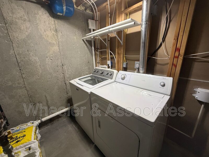 All utilities paid 2 bed 1 bath daylight duplex, with 1 bath has washer and dryer included with water softener. property image