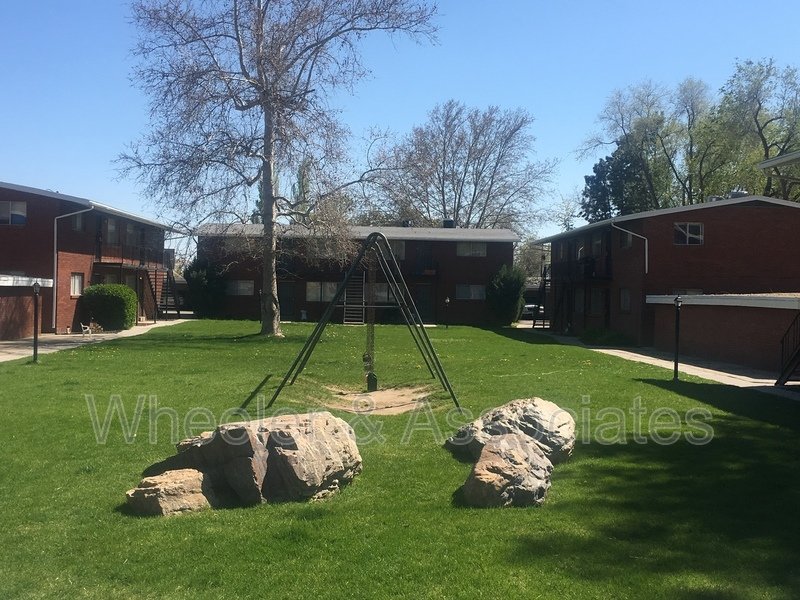 2 bedroom 1 bath apartment in Clearfield unit S  with Central Air and dishwasher. property image