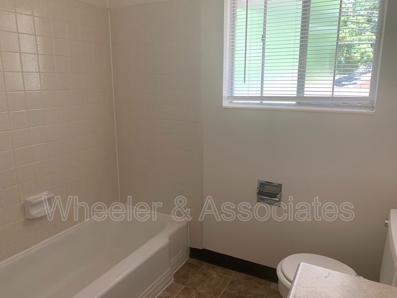 2 bedroom 1 bath apartment in Clearfield unit S  with Central Air and dishwasher. property image