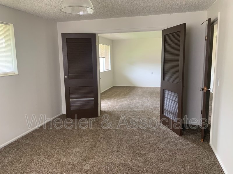 2 bedroom 1 bath apartment in Clearfield unit S  with Central Air and dishwasher. property image